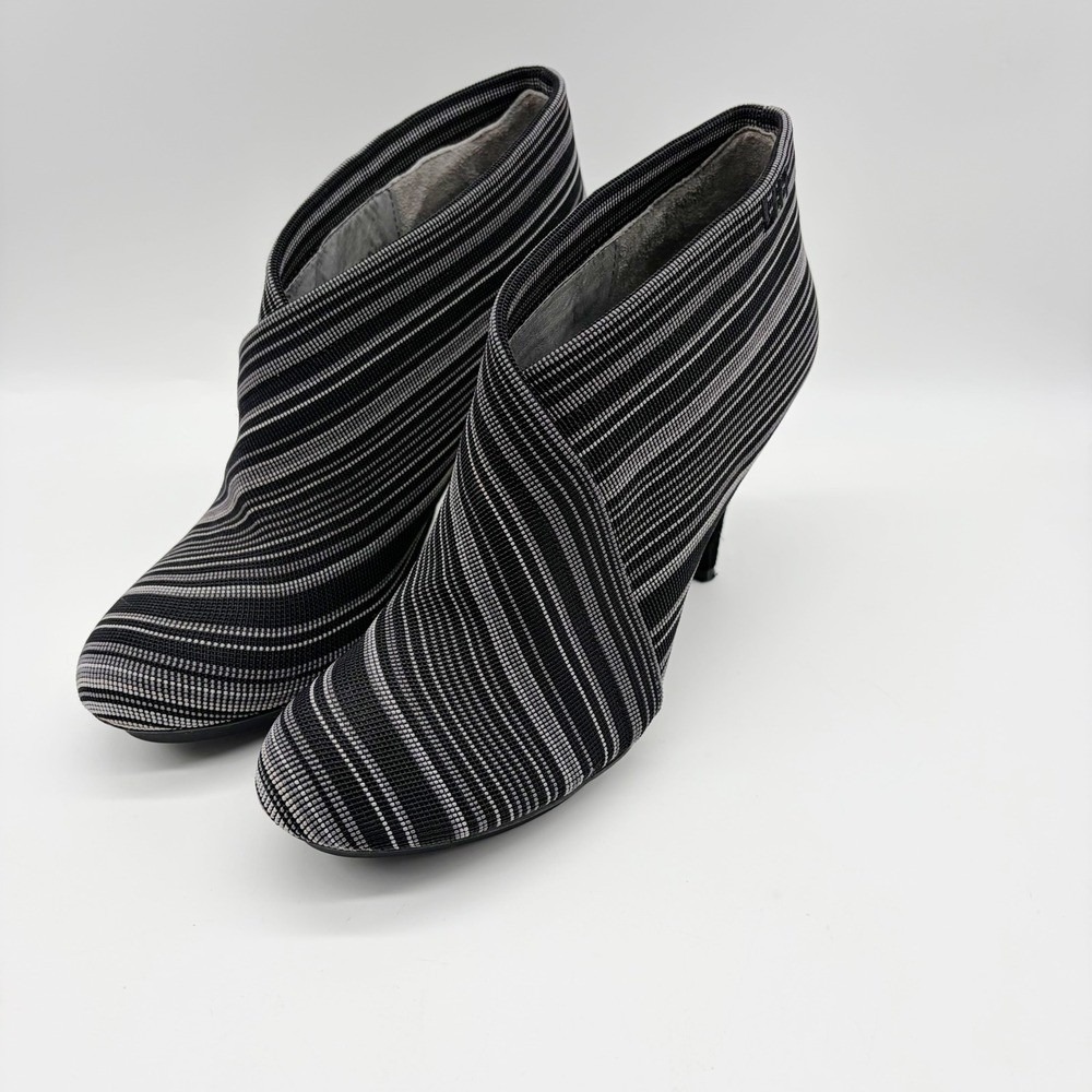 United Nude Booties Womens 40 Black Fold Hi Striped Elastic Architectural Heel - Picture 4 of 8